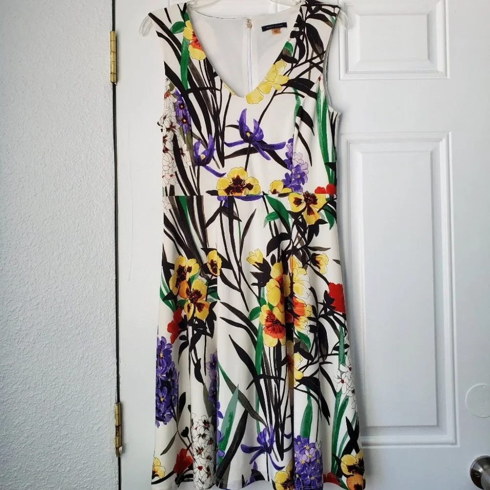 BEAUTIFUL FLORAL SLEEVELESS TOMMY HILFIGER DRESS SIZE 6 - Picture 10 of 16